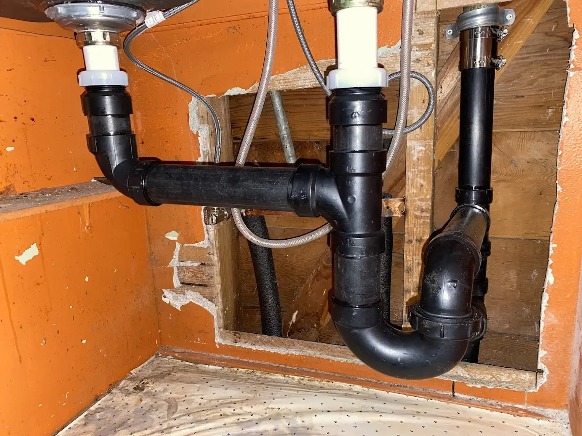 Professional Pipe Bursting equipment and tools on the job in West Lealman